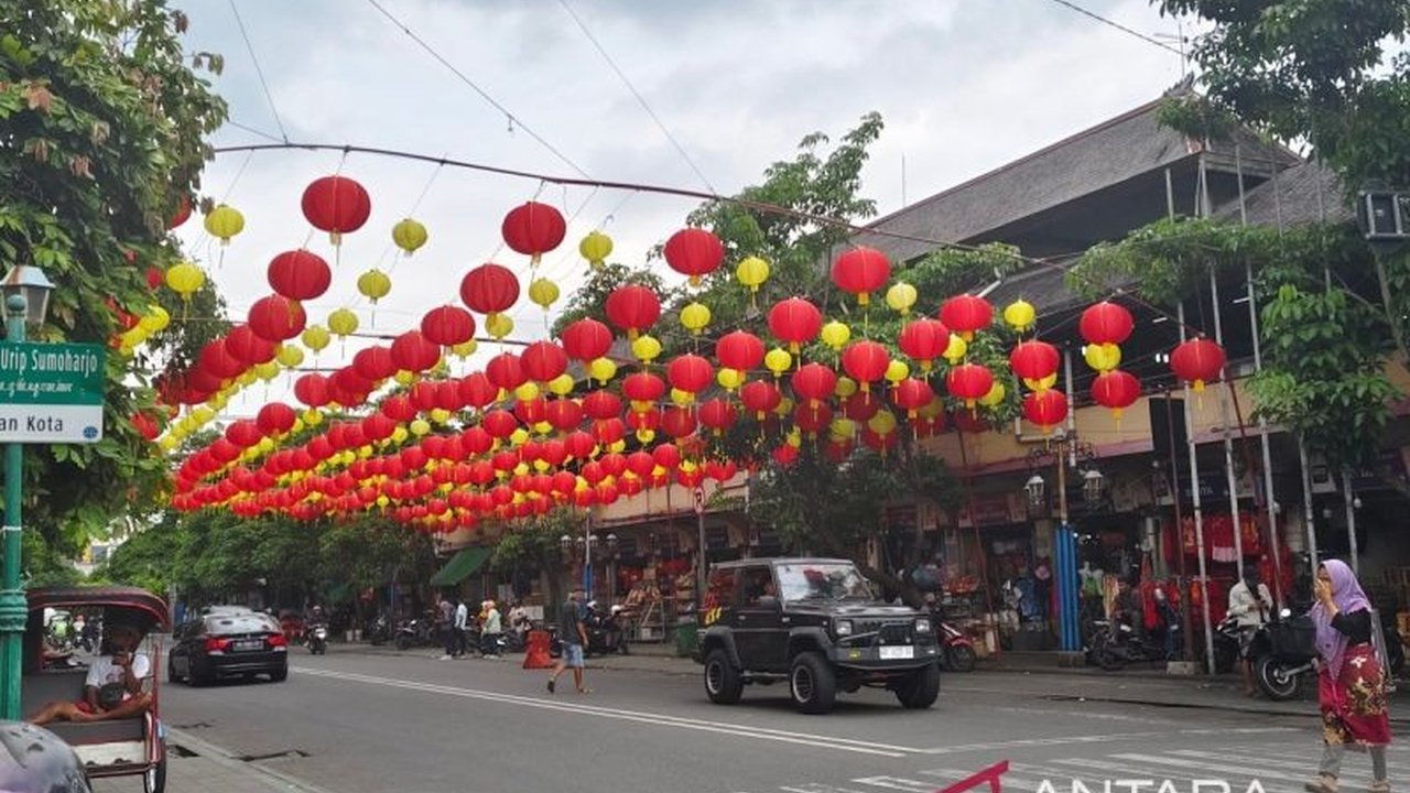 Semarak Imlek 2025 Solo: Ribuan Lampion dan Kirab Grebeg Sudiro