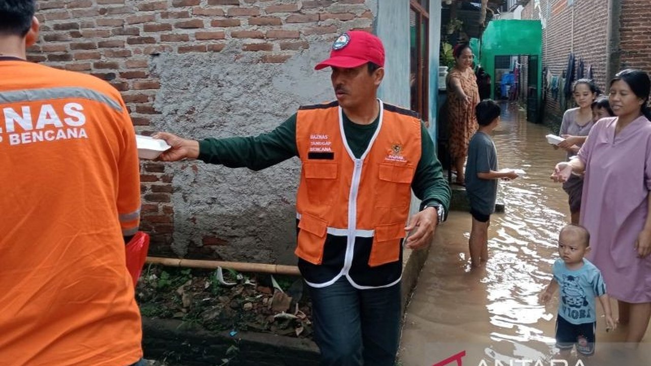Badan Amil Zakat Nasional (Baznas) segera mendistribusikan bantuan dan melakukan asesmen di Bandar Lampung pasca banjir bandang yang menerjang sejumlah wilayah pada Jumat, 17 Januari 2024.
