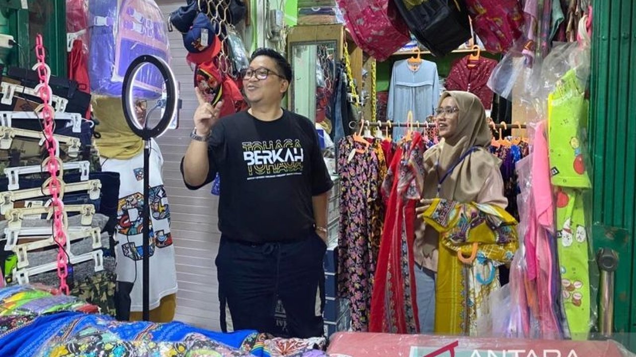 Perumda Pasar Tohaga Kabupaten Bogor mengajak pedagang tradisional beralih ke pasar digital untuk meningkatkan penjualan dan menghadapi persaingan, dengan menggabungkan strategi online dan offline.