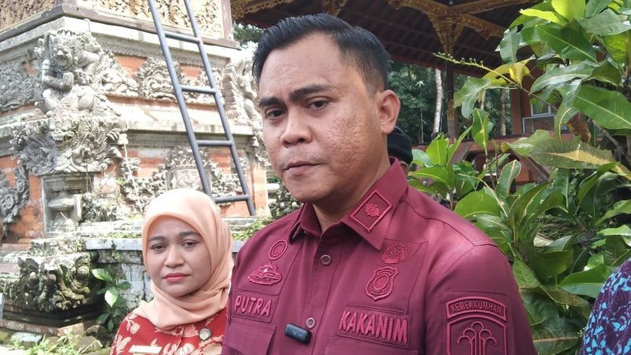 Kantor Imigrasi Denpasar memanggil seorang WNA Bangladesh karena diduga melanggar izin tinggal dengan bekerja sebagai sopir pariwisata di Bali setelah videonya viral di media sosial.