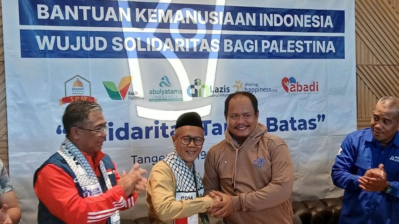 Aliansi kemanusiaan IHAP mengirimkan dua kontainer gandum dan 16 relawan ke Palestina untuk membantu warga yang terdampak konflik antara Hamas dan Israel, dengan dukungan pemerintah Indonesia dan donasi masyarakat.