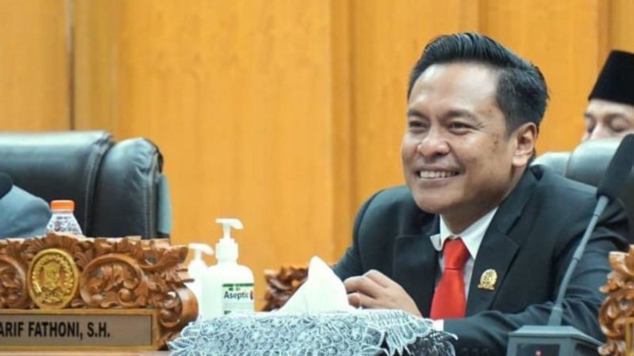 Wakil Ketua DPRD Surabaya mendorong kolaborasi antar lembaga untuk memastikan program Makan Bergizi Gratis (MBG) di Surabaya berjalan lancar dan aman,  belajar dari kasus keracunan makanan di Sukoharjo.