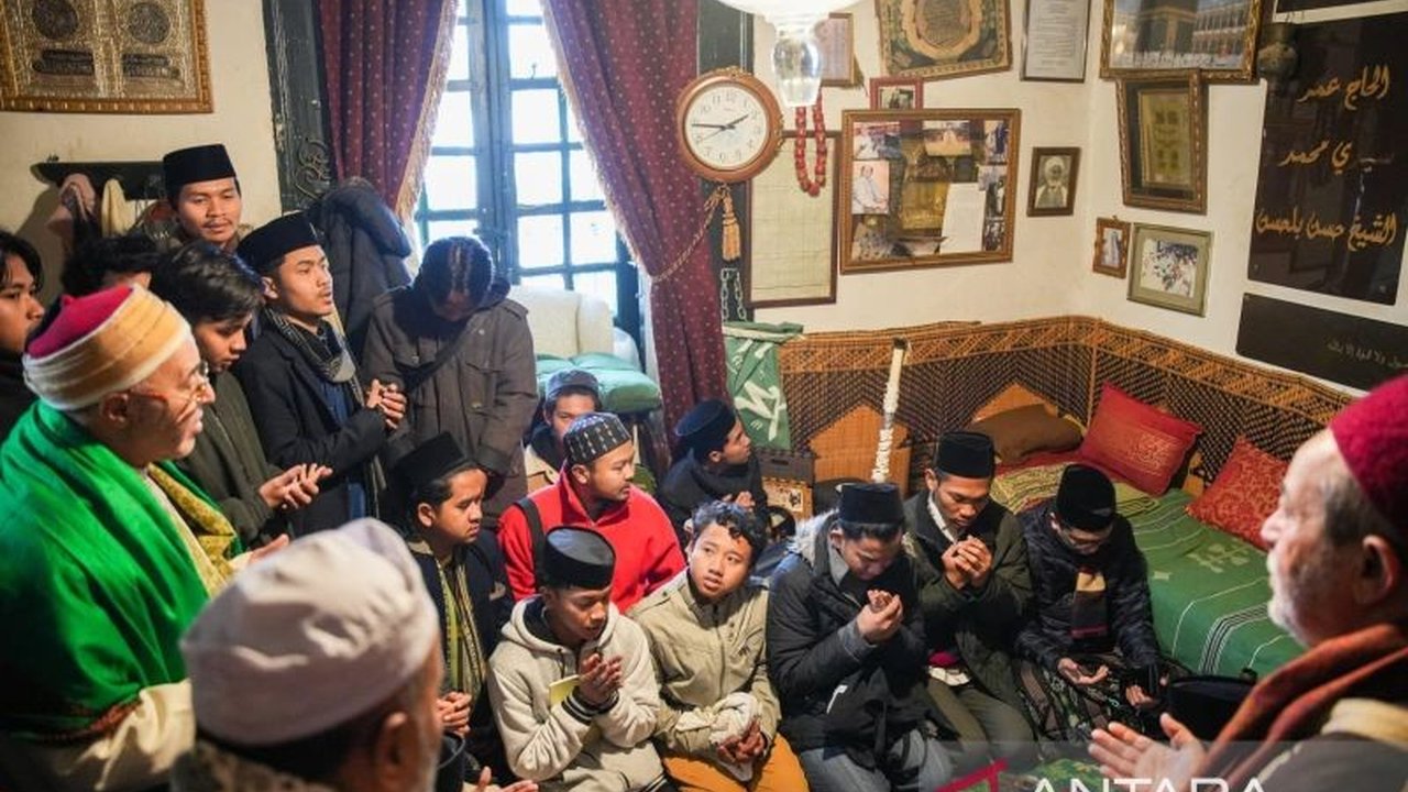 Nahdlatul Ulama Cabang Istimewa Tunisia merayakan Harlah ke-102 dengan menggelar Ijazah Kubro Tarekat Syadziliyah di Tunis, dihadiri Dubes RI dan ratusan kader NU, menekankan pentingnya spiritualitas Islam.