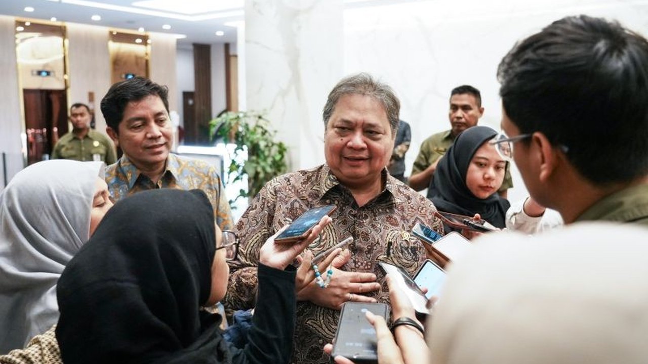 Menteri Airlangga Hartarto menegaskan Proyek Strategis Nasional (PSN) di PIK 2 hanya mencakup pengembangan ekowisata Tropical Coastland seluas 1.755 hektare, bukan pembangunan pagar laut, dan dibiayai non-APBN.