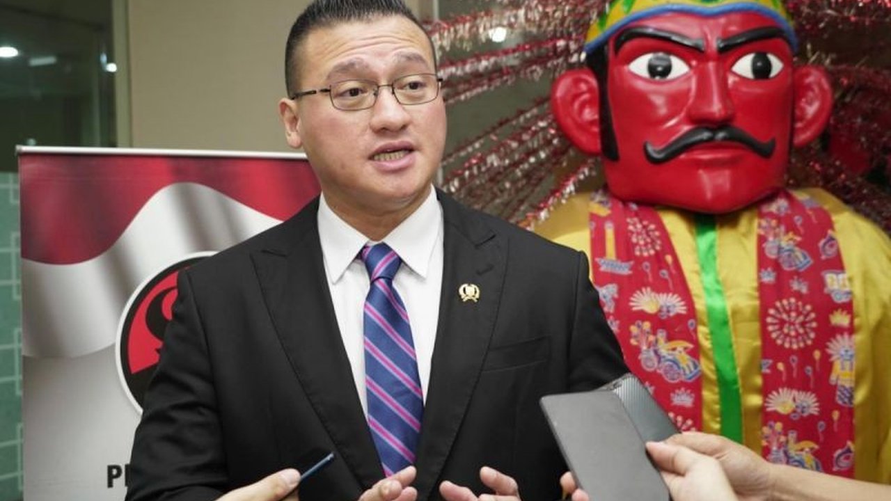 Legislator DKI Jakarta menilai Pergub Nomor 2 Tahun 2025 tentang izin perkawinan dan perceraian tak perlu diterbitkan karena bertentangan dengan UU Perkawinan dan dinilai mempersulit ASN yang ingin berpoligami.