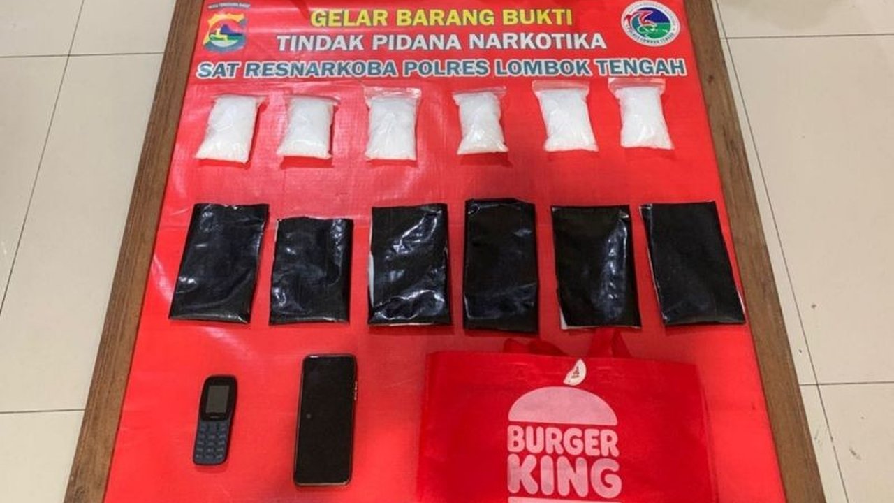 Polres Lombok Tengah mengungkap jaringan narkoba lintas provinsi, menangkap tiga tersangka dan menyita 1,02 kg sabu hasil pengembangan informasi dari masyarakat.