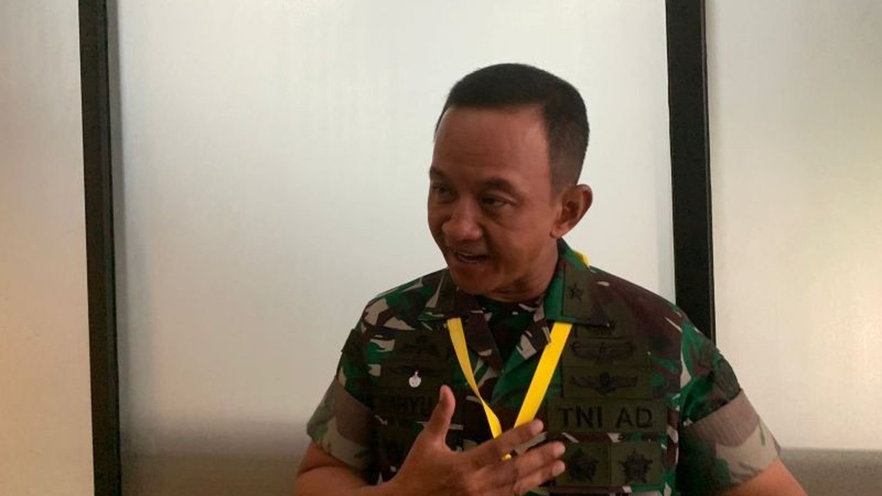 Seorang anggota TNI AD dari Kodam III/Siliwangi diamankan Denpom Jaya/2 karena diduga melakukan pengancaman penembakan di Kemang, Jakarta Selatan; pihak TNI AD menyatakan pelaku adalah oknum dan akan diproses sesuai hukum.