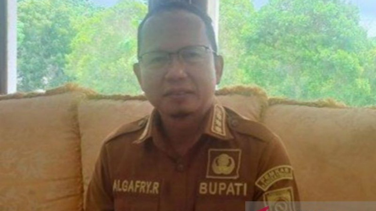 Pemerintah Kabupaten Bangka Tengah melakukan refocusing anggaran tahun 2025 untuk memprioritaskan program pembangunan yang efektif dan efisien, mengingat kondisi keuangan daerah yang belum membaik.