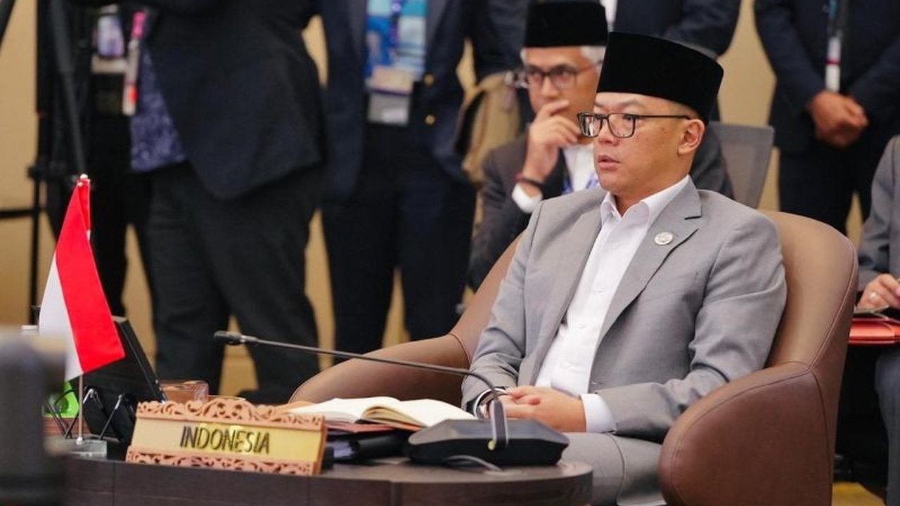 Menteri Luar Negeri Indonesia, FM Sugiono, menegaskan komitmen Indonesia untuk mendukung penuh ASEAN Vision 2045, menekankan kerja sama komprehensif dan penyelesaian krisis Myanmar dalam mencapai visi tersebut.
