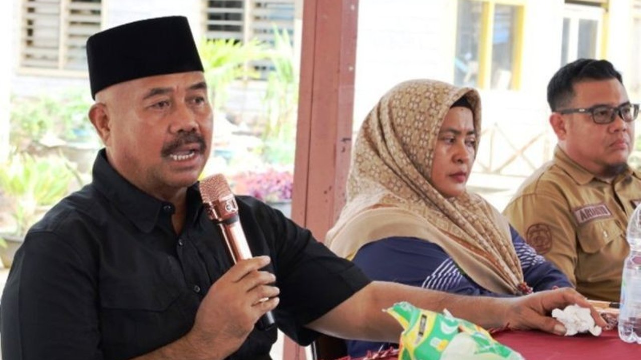 Bupati Kutai Kartanegara, Edi Damansyah, menegaskan pentingnya UMKM sebagai tulang punggung perekonomian Indonesia dan memaparkan berbagai upaya Pemkab Kukar dalam mendukung kemajuan UMKM lokal.