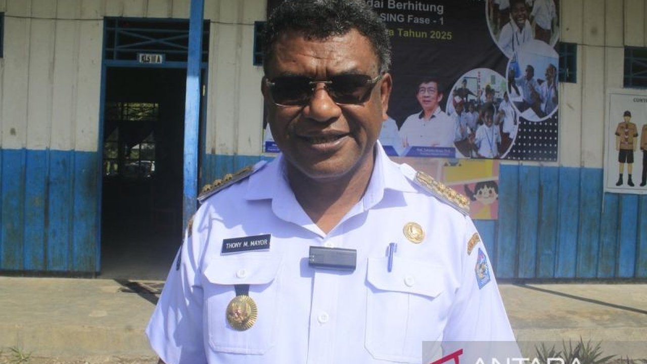 Pemkab Jayawijaya menggelontorkan Rp1,3 miliar untuk membantu tujuh kelompok tani di 2024, bertujuan meningkatkan produksi pangan dan menekan inflasi daerah.