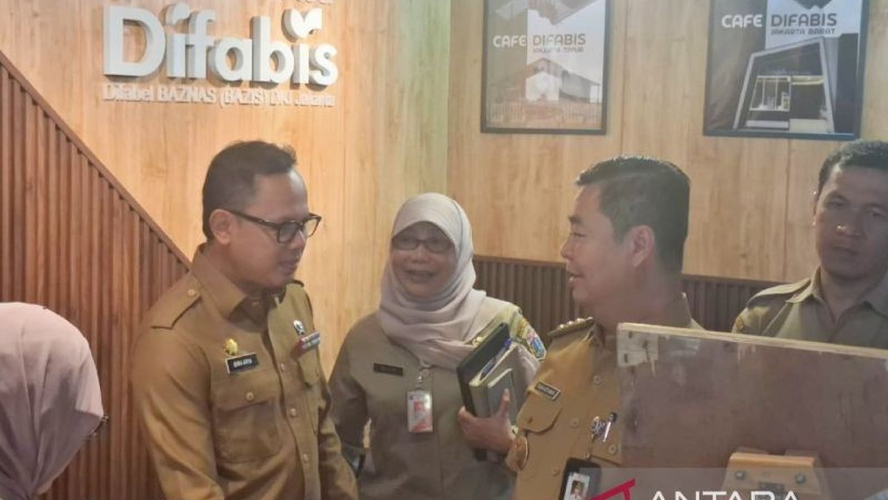 Wakil Menteri Dalam Negeri (Wamendagri) Bima Arya bertemu Penjabat (Pj.) Gubernur DKI Jakarta Teguh Setyabudi untuk membahas masa depan Jakarta sebagai daerah khusus pasca-perpindahan Ibu Kota Negara, termasuk sinkronisasi kebijakan dan integrasi transpor