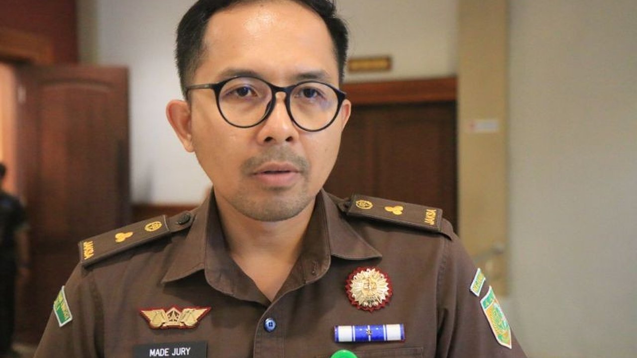 Kejaksaan Negeri Lombok Tengah berkoordinasi dengan ahli pidana dari Jakarta untuk mengusut dugaan korupsi pajak penerangan jalan (PPJ) periode 2019-2023, yang berpotensi merugikan keuangan negara.