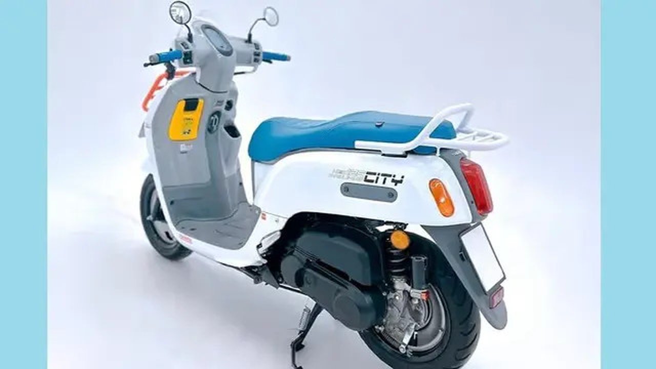 Yamaha Fazzio dimodifikasi dengan terinspirasi tokoh fiksi Bulma di anime dan manga Dragon Ball.