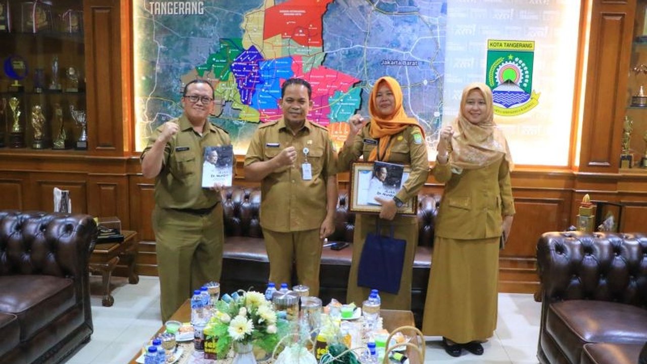 SDN Sukasari 4 di Tangerang mendapat penghargaan dari Kementerian PPPA atas inovasi perpustakaannya yang ramah anak dan berhasil meningkatkan literasi siswa, serta menginspirasi sekolah lain.