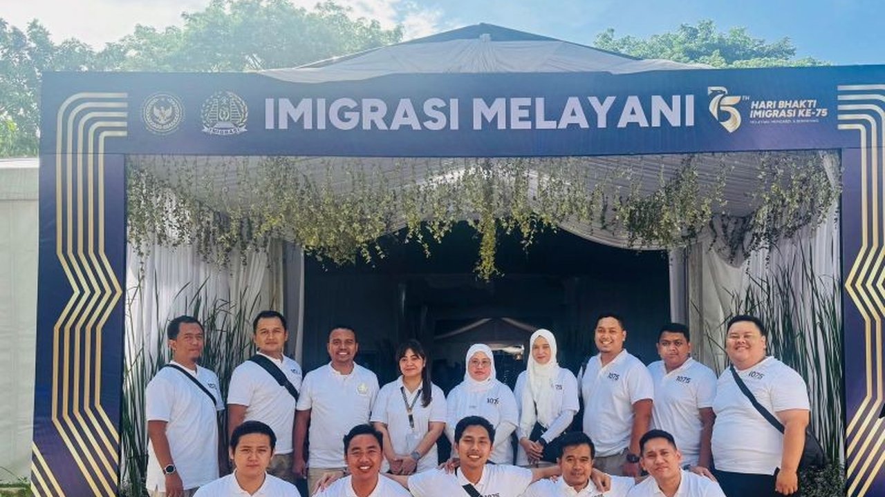 Kantor Imigrasi Jakarta Timur menggelar Festival Imigrasi (Imifest) di GBK, melayani pembuatan paspor, lomba lari, dan UMKM, serta layanan kesehatan gratis dalam rangka Hari Bhakti Imigrasi ke-75.