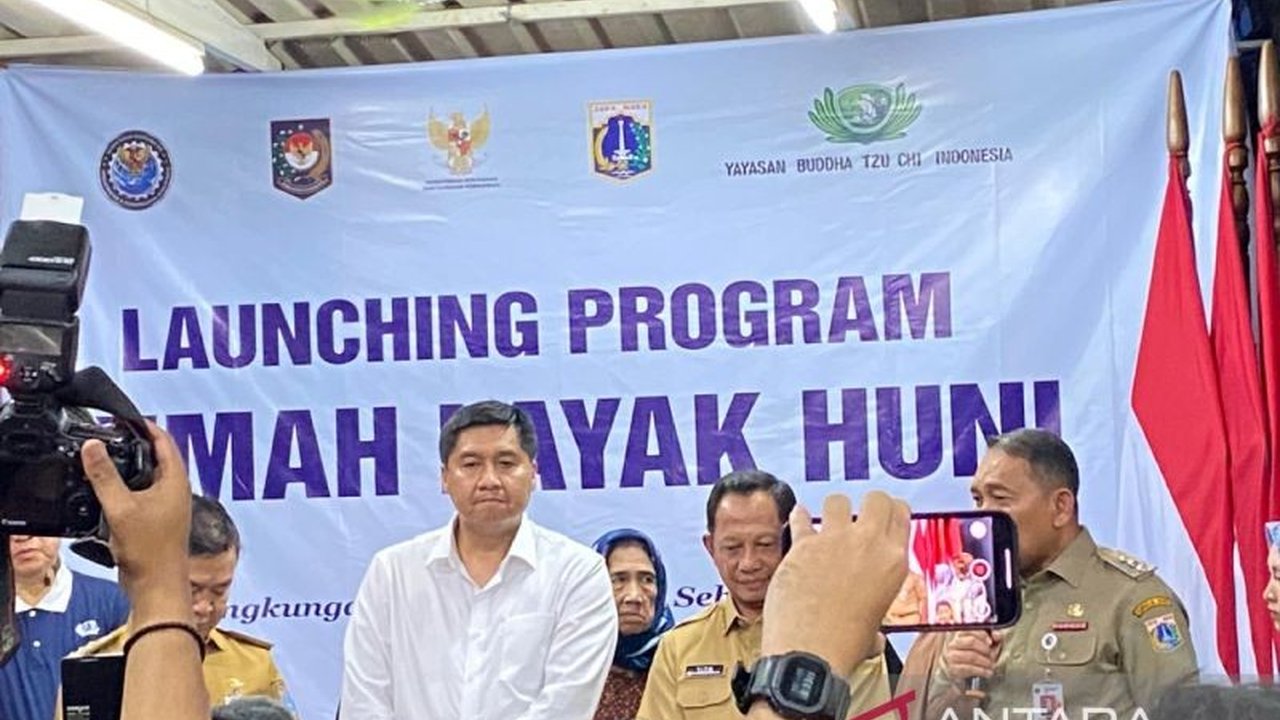 Pemerintah Provinsi DKI Jakarta dan Kementerian Perumahan dan Kawasan Permukiman (PKP) berkolaborasi memperbaiki rumah warga di Johar Baru, Jakarta Pusat, dengan warga dapat tinggal sementara di hunian sewa gratis selama perbaikan berlangsung.