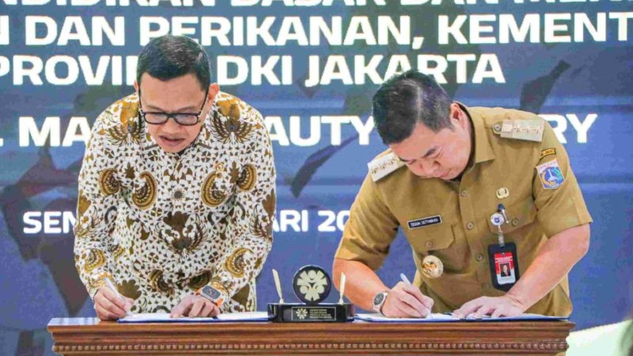 Pemprov DKI Jakarta dan BP2MI resmi bekerja sama melindungi pekerja migran Indonesia (PMI) asal Jakarta, mencakup pelatihan, edukasi, dan perlindungan hukum, demi kesejahteraan dan kontribusi ekonomi nasional.