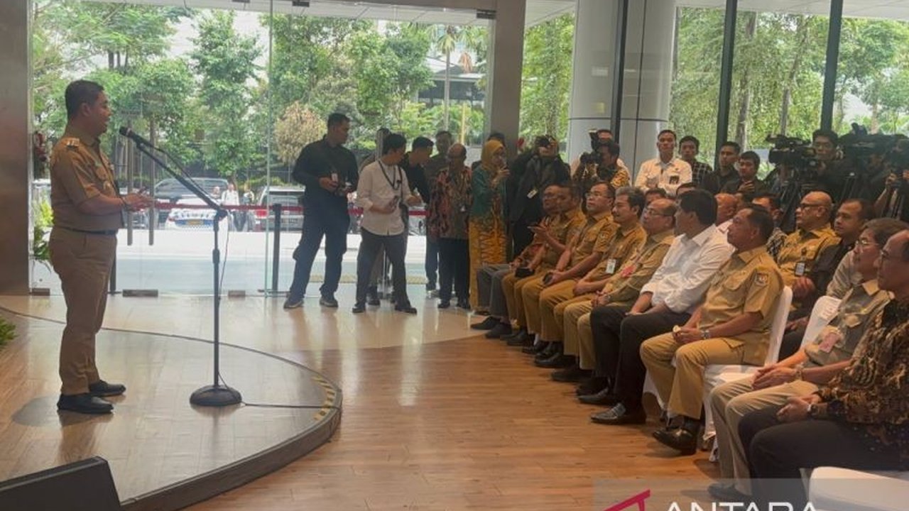 Pemprov DKI Jakarta percepat penerbitan Persetujuan Bangunan Gedung (PBG) untuk mendukung program pemerintah pusat membangun 3 juta rumah, khususnya bagi masyarakat berpenghasilan rendah (MBR), dengan memanfaatkan teknologi dan memangkas waktu proses.