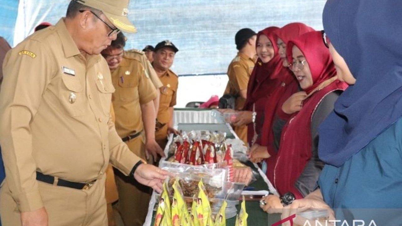 Pemerintah Kota Sukabumi menggelar Gerakan Pangan Murah (GPM) selama lima hari untuk menekan angka inflasi yang mencapai 2,59 persen di pertengahan Januari 2025, dengan rencana kegiatan serupa hingga menjelang Ramadhan dan Idul Fitri.