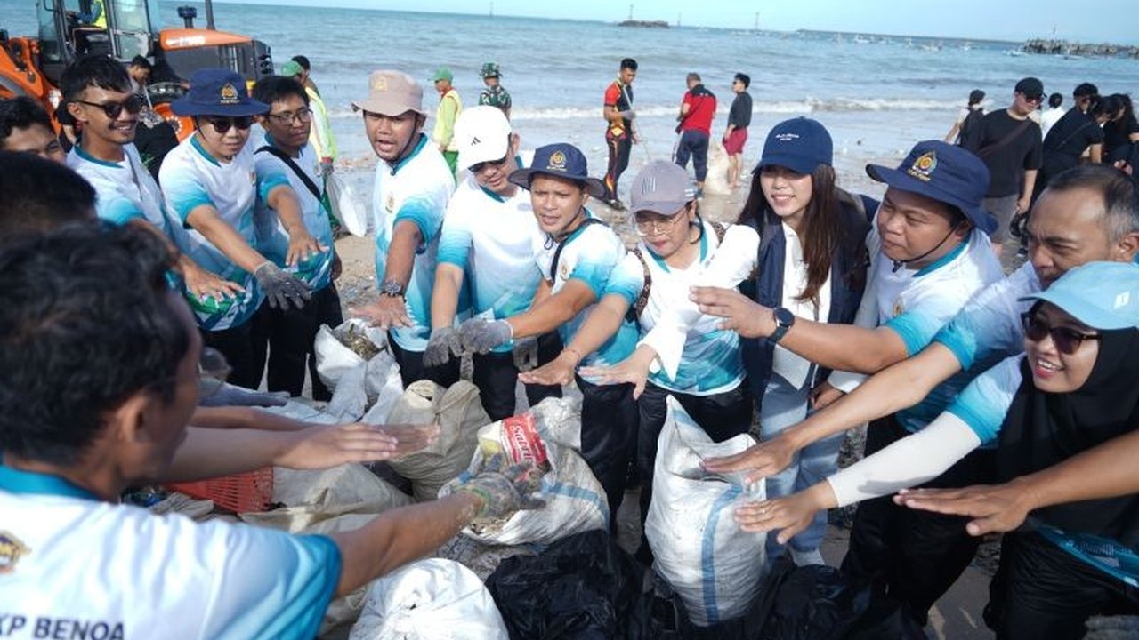 Kementerian Kelautan dan Perikanan (KKP) mendukung aksi bersih-bersih sampah laut di Bali melalui kolaborasi, pemberdayaan masyarakat, dan program Bulan Cinta Laut untuk menjaga kelestarian ekosistem laut.
