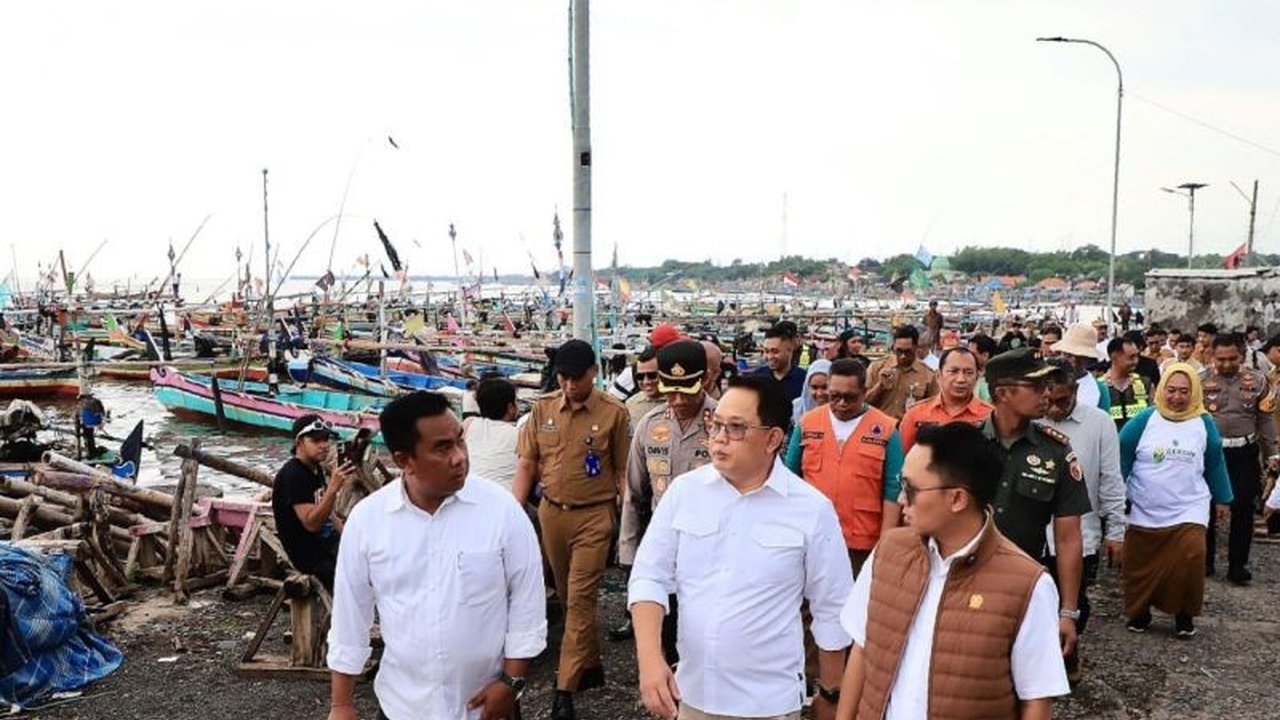 Pj Gubernur Jatim Tinjau Pasca Puting Beliung Pasuruan: Kerusakan Ringan, Bantuan Segera Disalurkan