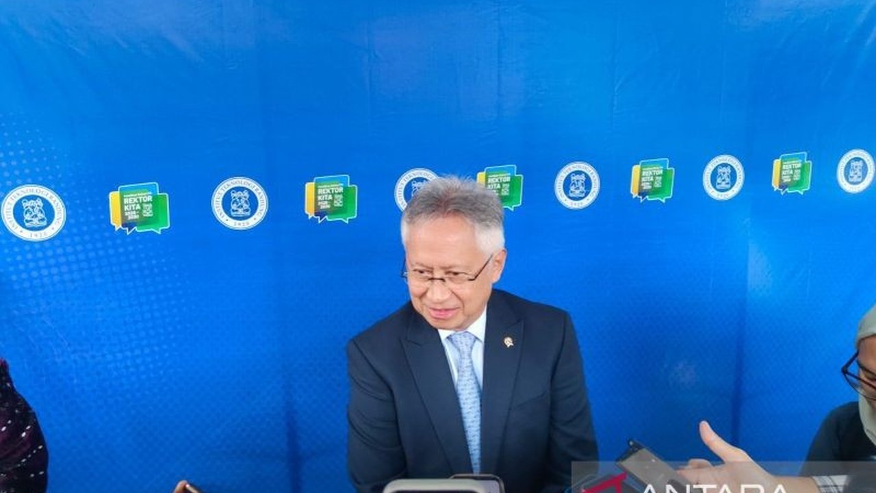 Kasus pencabutan ijazah ratusan alumni Stikom Bandung oleh Mendikti Satrio Soemantri Brodjonegoro menjadi pembelajaran penting bagi seluruh perguruan tinggi di Indonesia untuk menegakkan aturan dan kualitas pendidikan.