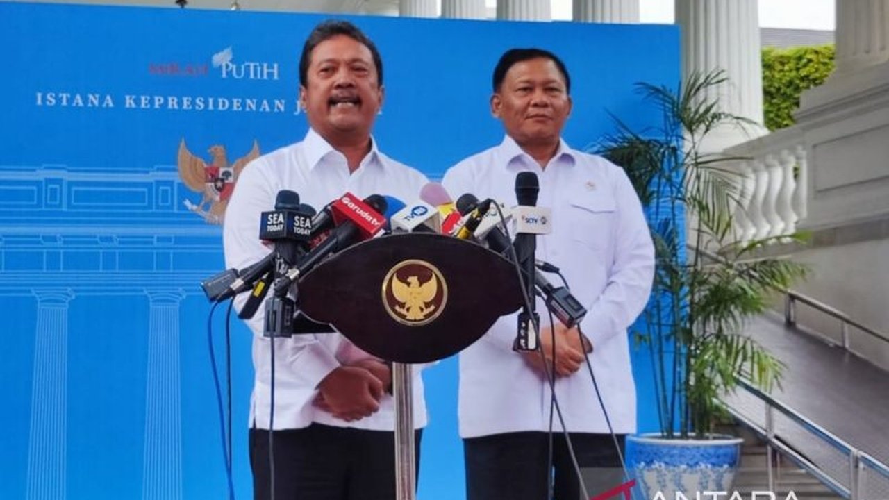 Menteri KKP Sakti Wahyu Trenggono menegaskan tidak ada konflik dengan TNI AL dalam pembongkaran pagar laut ilegal di Tangerang, Banten; keduanya sepakat dan berkoordinasi untuk menyelesaikan masalah ini demi nelayan.