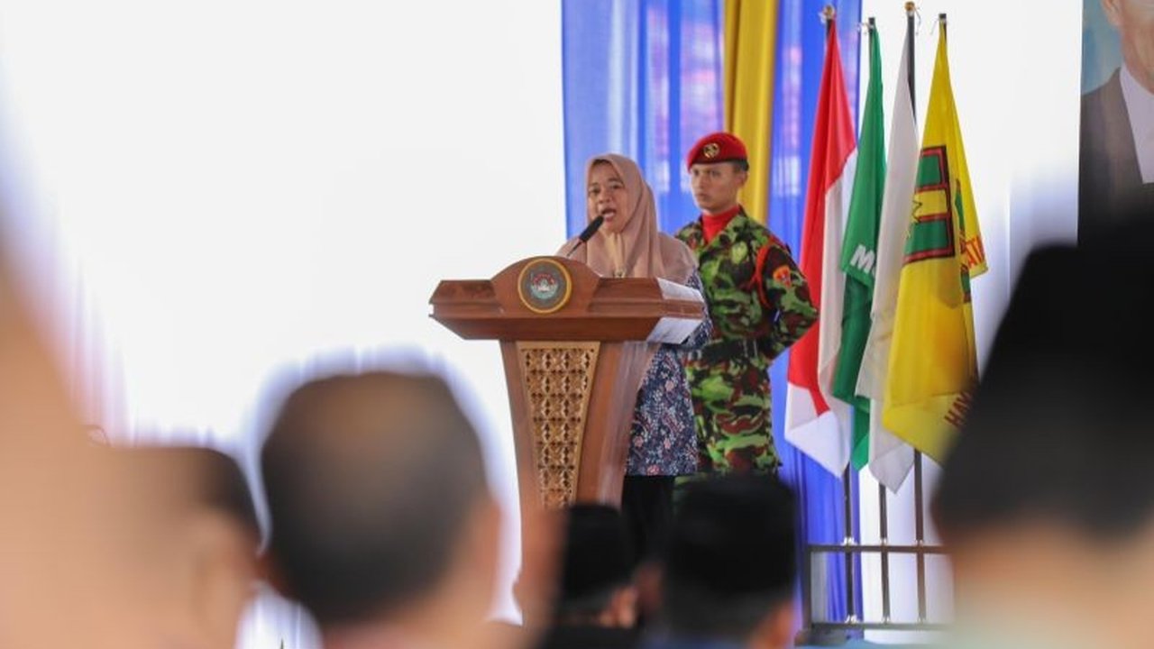 Bupati Sleman, Kustini Sri Purnomo, berharap pondok pesantren melahirkan generasi muda yang tidak hanya menguasai ilmu agama, tetapi juga berakhlak mulia, cerdas, berwawasan luas, mandiri, dan berkontribusi bagi masyarakat, seperti yang terlihat dalam Mil