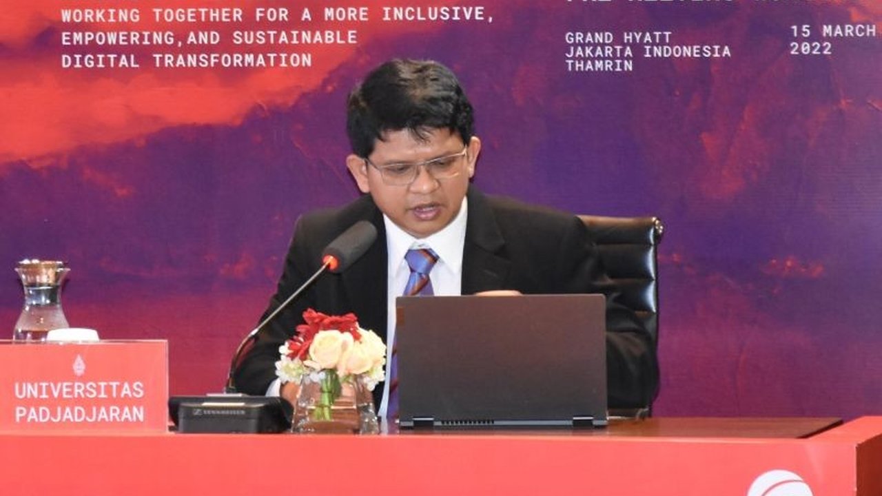 Pakar politik Yusa Djuyandi menyarankan penambahan jumlah KPPS dalam revisi UU Pemilu, menanggapi rekomendasi Komnas HAM terkait pelanggaran HAM terhadap petugas pemilu pada Pemilu 2024.