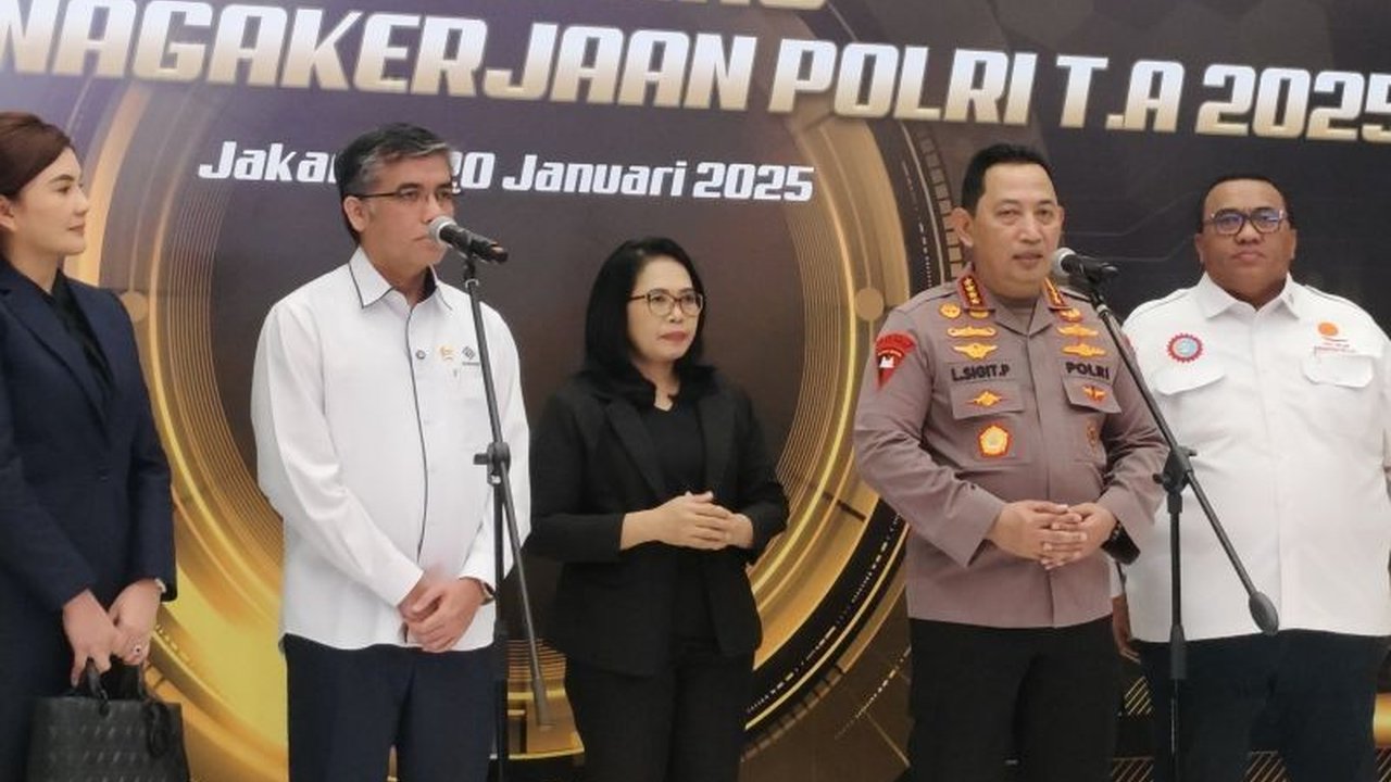 Polri meluncurkan Desk Ketenagakerjaan untuk menangani sengketa antara pekerja dan perusahaan, melalui mediasi dan jika diperlukan, penegakan hukum, guna menciptakan hubungan industrial yang harmonis dan mendorong pertumbuhan ekonomi.