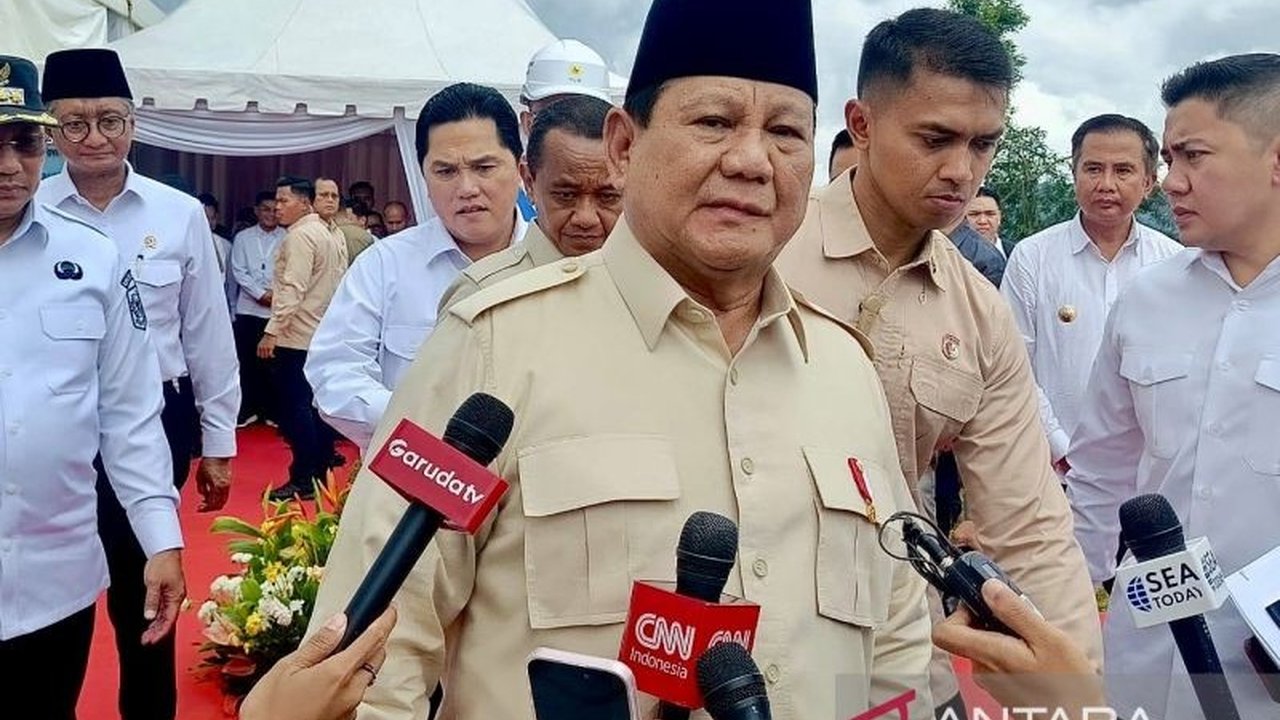 Presiden Prabowo Subianto menyatakan optimisme swasembada pangan akan tercapai lebih cepat dari target empat tahun, bahkan mungkin sebelum tahun kedua pemerintahannya, berkat kerja keras lintas kementerian dan dukungan anggaran besar.