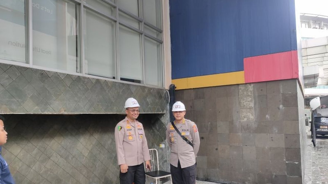 Tim DVI Polri mengirimkan surat resmi ke Balai Kesehatan Penerbangan terkait enam awak kabin yang hilang pasca kebakaran di Glodok Plaza, Jakarta Barat, proses identifikasi jenazah masih berlangsung.