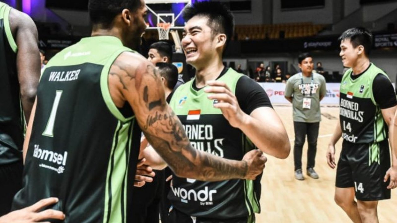Borneo Hornbills raih kemenangan pertama di IBL 2025 melawan Tangerang Hawks dengan skor tipis 72-71, meski pemain andalan Hans Abraham akui performa tim masih perlu banyak perbaikan.