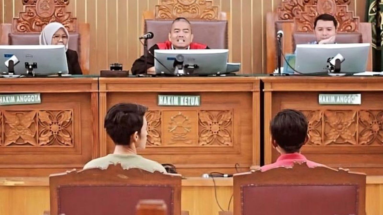 Satpol PP Jakarta Selatan menjatuhkan sanksi tipiring terhadap 330 pelanggar ketertiban umum sepanjang tahun 2024, dengan total denda mencapai Rp83.670.000 yang disetor ke kas negara.