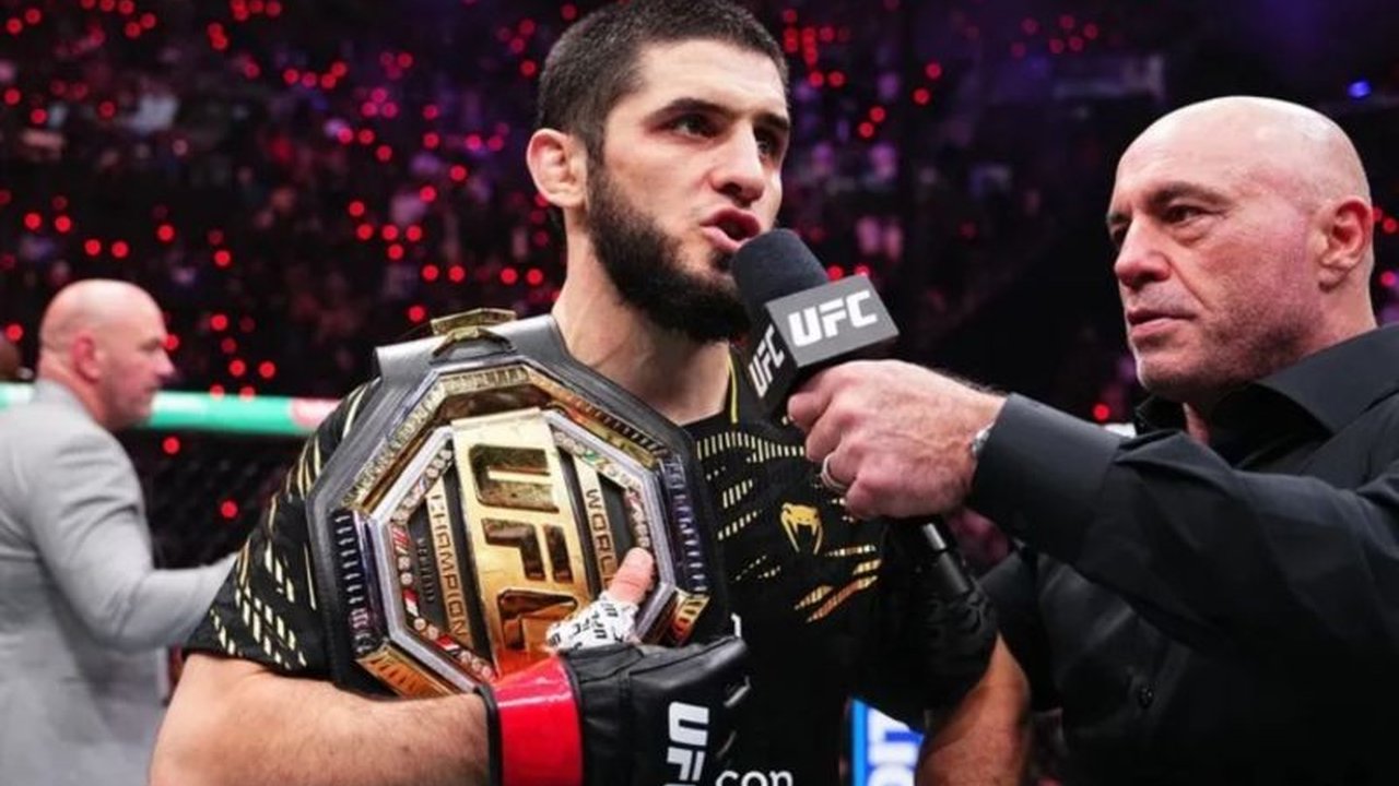 Juara UFC kelas ringan, Islam Makhachev, menyatakan minatnya untuk merebut gelar kelas menengah setelah kemenangan cepat atas Renato Moicano di UFC 311, California, Minggu (19/1), dan membuka peluang duel melawan Dricus du Plessis.