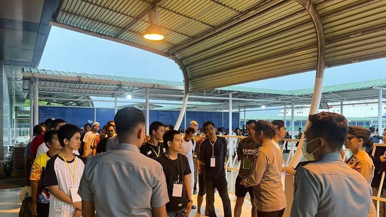 DPRD Nunukan mendesak pengawasan ketat pengiriman PMI ke Malaysia pasca temuan jumlah pekerja ilegal signifikan, dan mendorong solusi seperti rumah singgah bagi PMI terdeportasi serta sosialisasi prosedur kerja legal.