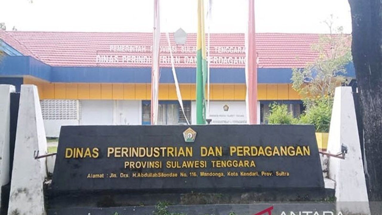 Pemerintah Sulawesi Tenggara melalui Disperindag telah berhasil membina 813 wirausaha baru di tahun 2024 dengan fokus pada pengembangan IKM melalui pelatihan dan bimbingan teknis di 17 kabupaten/kota.