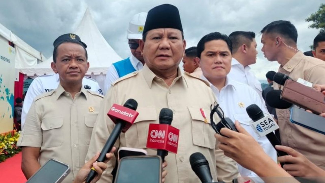 Presiden Prabowo Subianto meminta maaf atas keterlambatan penyaluran bantuan makan bergizi gratis kepada anak-anak Indonesia, seraya menjelaskan kendala administrasi dan memastikan program akan menjangkau seluruh anak Indonesia pada akhir 2025.