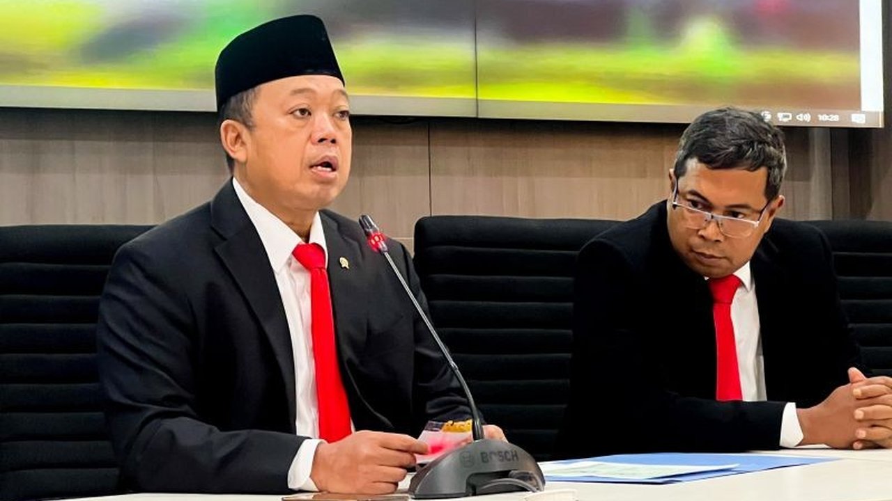 Menteri ATR/BPN Nusron Wahid membantah kabar yang menyatakan PT Kapuk Niaga Indah memiliki sertifikat pagar laut di perairan Tangerang, menegaskan bahwa sertifikat SHGB yang dimiliki perusahaan tersebut di Jakarta Utara telah sesuai prosedur.