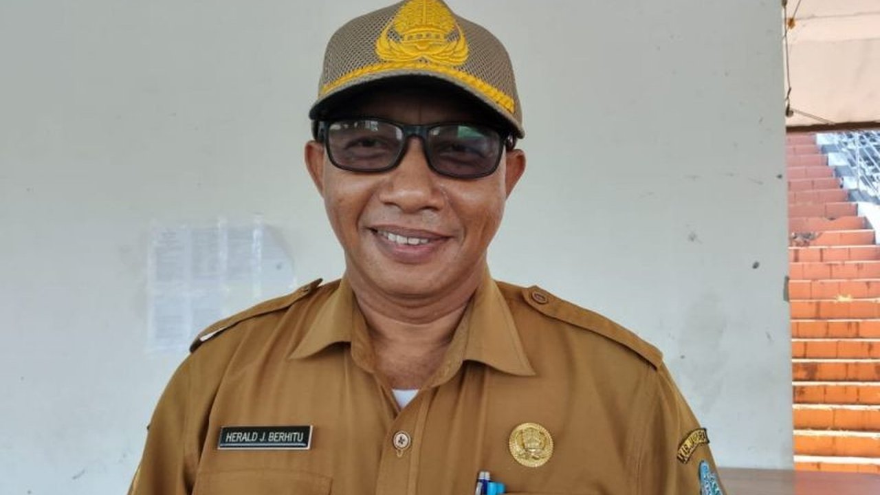 Dinas Kependudukan dan Pencatatan Sipil (Disdukcapil) Kabupaten Jayapura bermitra dengan gereja untuk mempermudah pencatatan pernikahan sipil, termasuk melalui program nikah massal di momen-momen tertentu.