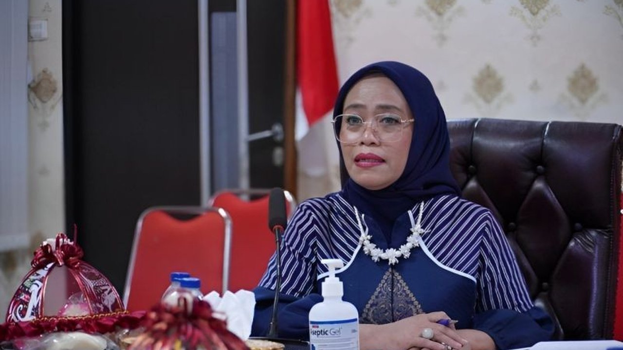 Pemerintah Provinsi Sulawesi Tengah (Sulteng) memastikan ekspor durian dari Parigi Moutong dan Poso ke China sesuai standar GACC, melalui koordinasi dan pemenuhan protokol ekspor,  menargetkan peningkatan daya saing komoditas pertanian Indonesia.