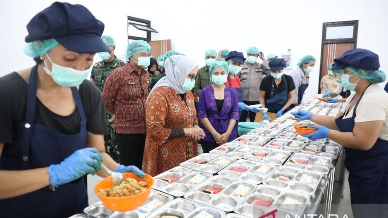 Menteri PPPA Arifah Fauzi menekankan pentingnya sertifikasi halal dan kualitas gizi dalam Program Makan Bergizi Gratis (MBG) untuk memastikan anak-anak mendapatkan makanan sehat dan bergizi.