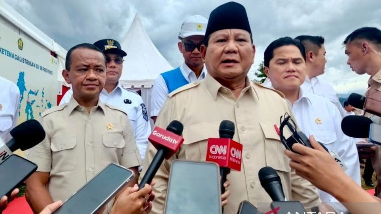 Presiden Prabowo Subianto menegaskan komitmennya untuk meningkatkan kesejahteraan Indonesia dengan fokus pada pengentasan kemiskinan dan peningkatan pendapatan rakyat, serta menekankan kerja sama tim dalam pemerintahan.