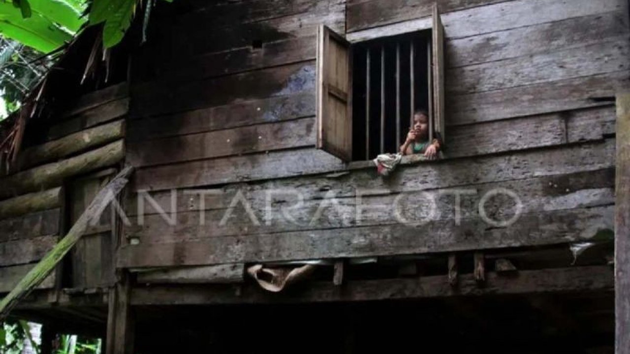 Pemerintah NTB fokus menurunkan angka kemiskinan di desa melalui transformasi ekonomi inklusif, dengan target penurunan hingga di bawah 10 persen.