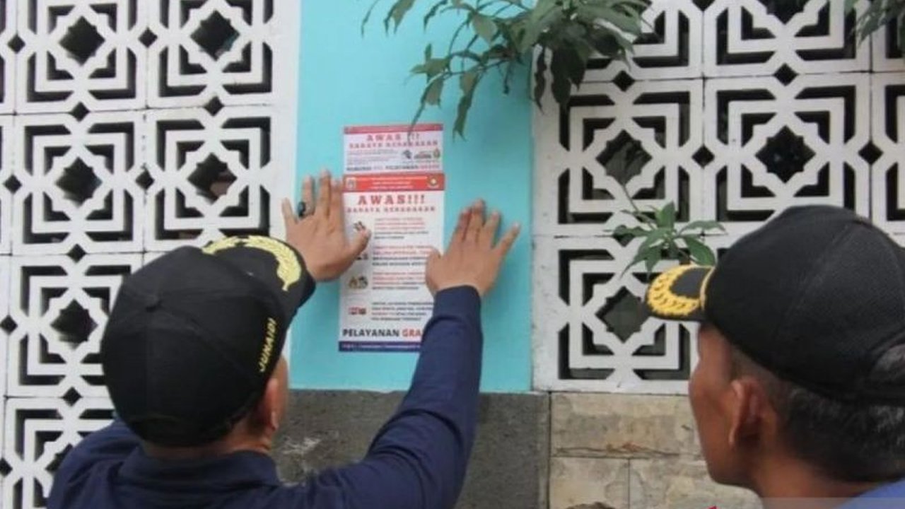 Kasus demam berdarah dengue (DBD) di Jakarta Barat mengalami peningkatan pada triwulan IV 2024, mencapai puncaknya pada April-Juni, dan disebabkan oleh faktor lingkungan dan cuaca.