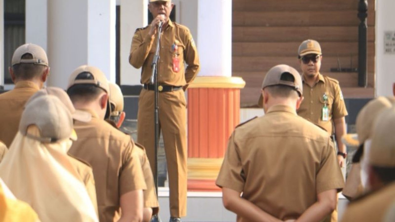 Kabupaten Tanah Laut, Kalimantan Selatan, sukses melampaui target pajak daerah tahun 2024 hingga 121,4 persen, bahkan meraih penghargaan nasional atas realisasi pendapatan asli daerah tertinggi.