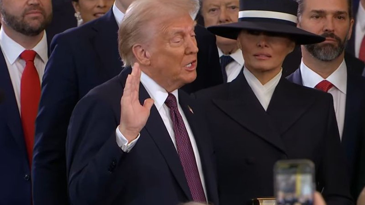 Mantan Presiden AS Donald Trump mengumumkan status darurat nasional di perbatasan selatan AS, berjanji menghentikan imigrasi ilegal dan menetapkan kartel narkoba sebagai organisasi teroris.