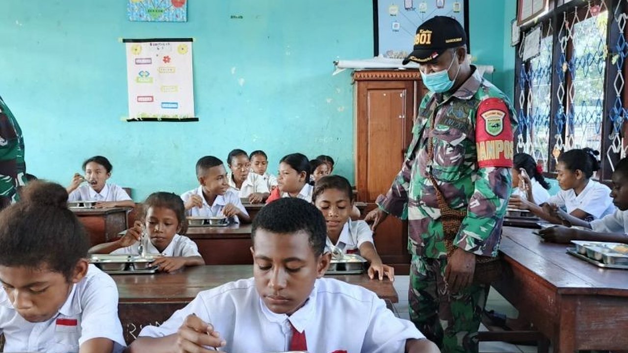 Pemerintah Kabupaten Kaimana menargetkan 19.000 anak dari PAUD hingga SMA/SMK sebagai penerima program Makan Bergizi Gratis (MBG), namun implementasinya butuh perencanaan matang karena kendala geografis.