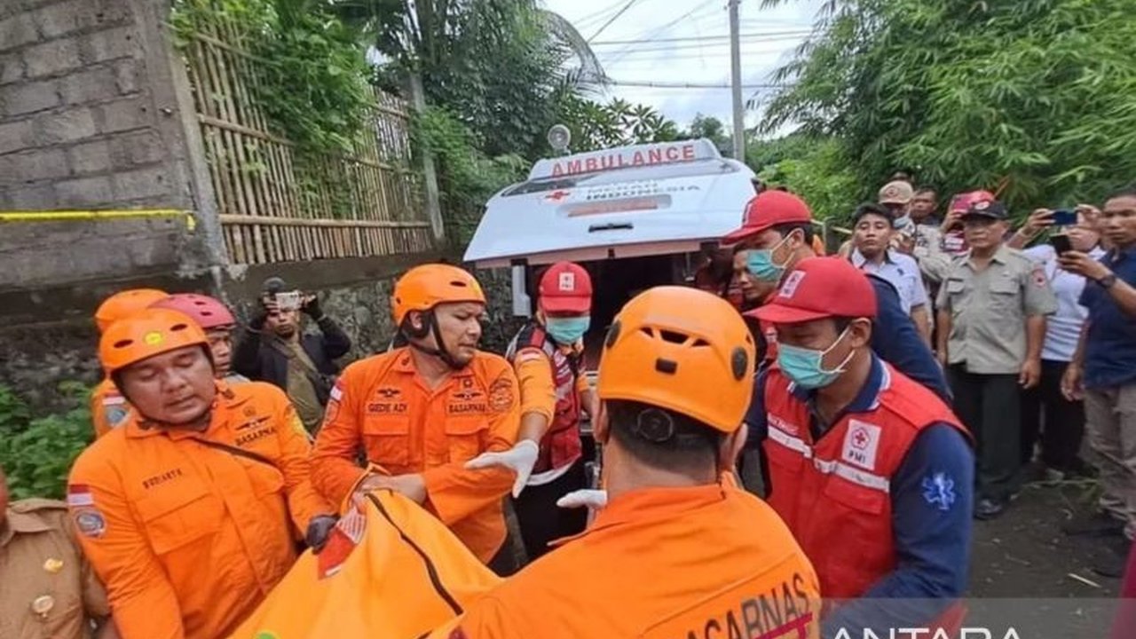 Bencana longsor di Bali mengakibatkan delapan korban meninggal di dua lokasi berbeda; BNPB telah mengevakuasi seluruh jasad dan mengimbau masyarakat untuk waspada terhadap potensi bencana hidrometeorologi lainnya.